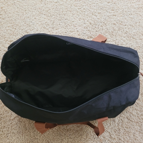 DSW Black Weekender Duffle Bag With Shoe Compartment OS Vacation Travel - Picture 9 of 12
